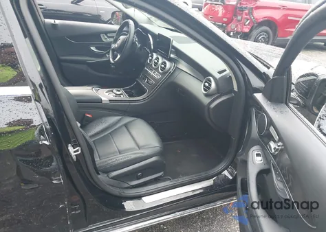 2017 Mercedes-Benz C 300 из США, поврежденный, VIN 55SWF4JB6HU222330